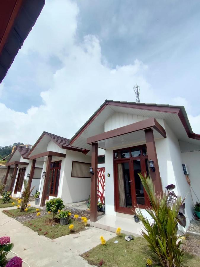 Villa Madinna Dieng Diyeng Exterior photo